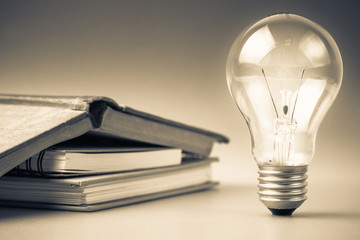 书的英语book的读音是什么？